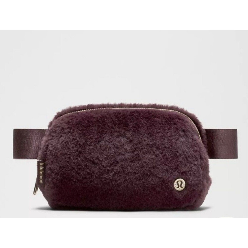 Lululemon Everywhere Belt Bag 1L